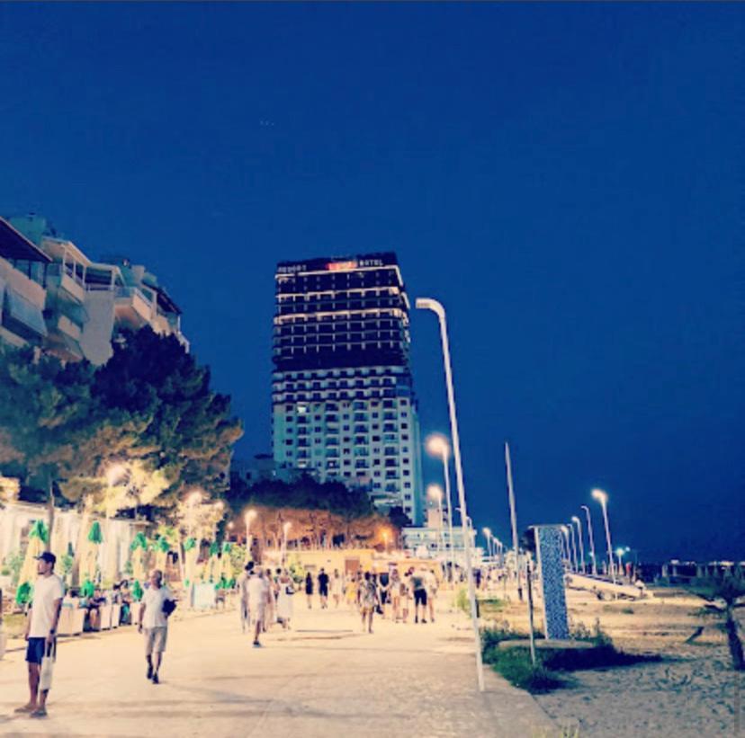 Lovely Studio Apartment Beachfront Дуррес Экстерьер фото